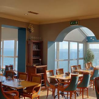 קוב Watersedge Hotel מראה חיצוני תמונה